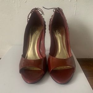 Carlos Santana SEXY Heels!